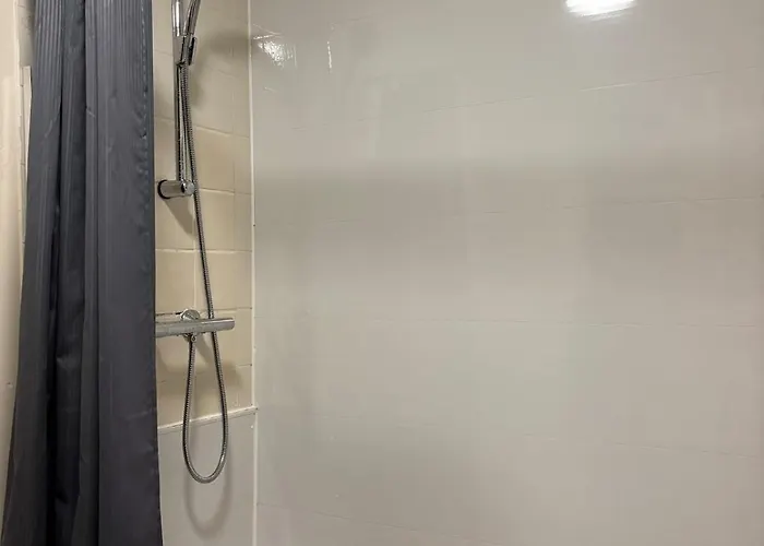 House In - G Escape - 21247 Manchester