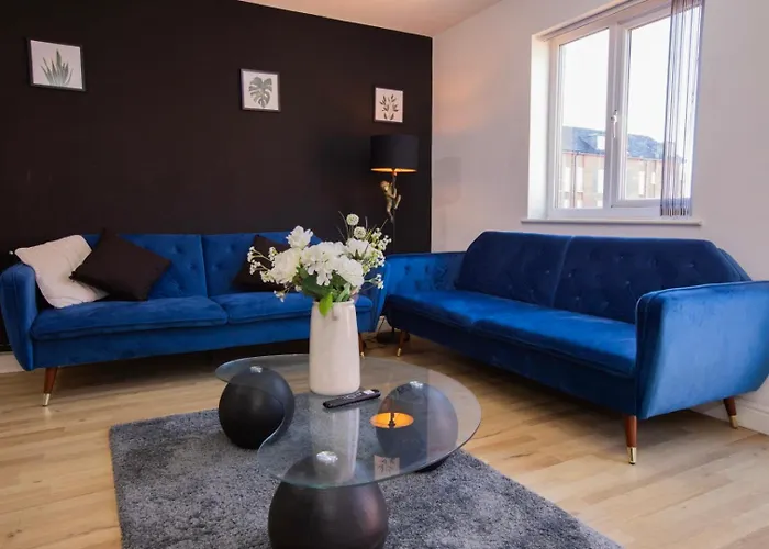 Townhouse Sleeps 14 - Free Parking * Manchester