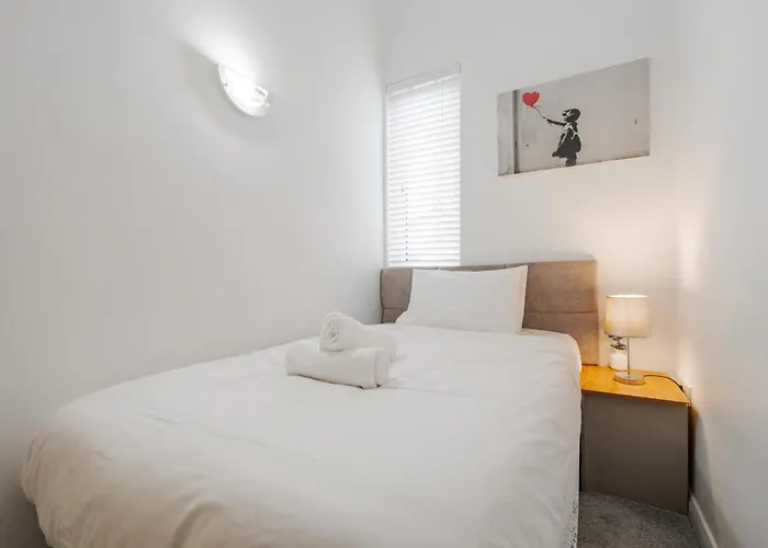 Haven - Coop Live - Etihad - Sleeps 9 - Free Parking