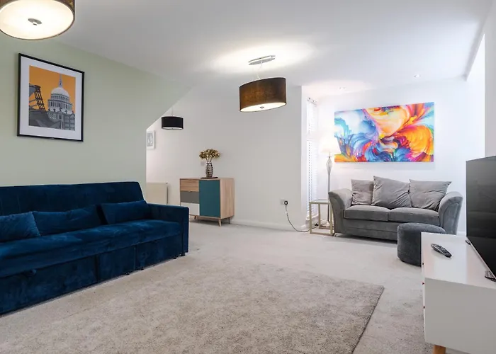 Haven - Coop Live - Etihad - Sleeps 9 - Free Parking *