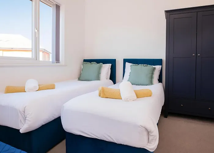 Dom wakacyjny Townhouse Sleeps 14 - Free Parking *