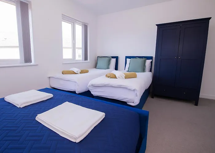 Townhouse Sleeps 14 - Free Parking * 맨체스터
