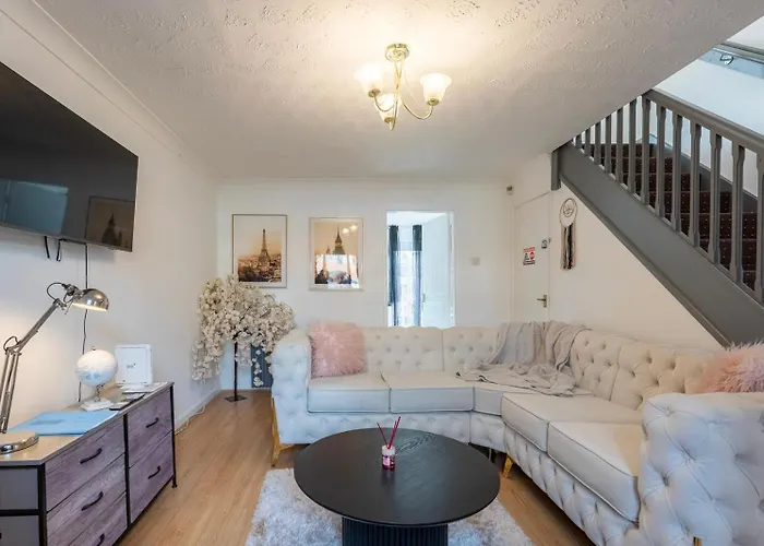 Cosy 2 Bedroom - 8 Mins From Centre - Free Parking - 4gc *