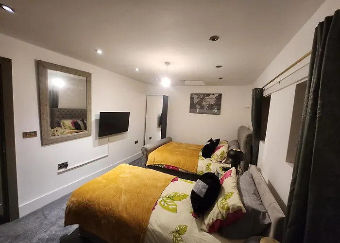 Charming Ground Floor Tudor Free Wifi *