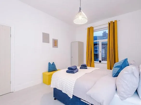 Sleep7, Pool Table, Ttennis, Free Parking, 3br