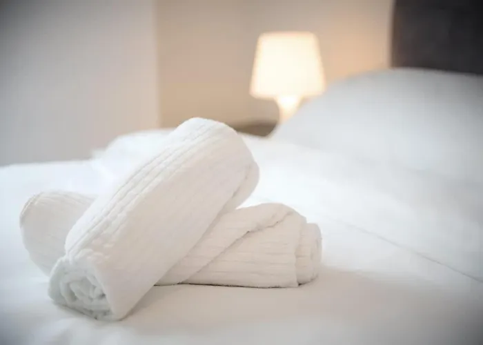 Joyful Group - Warm 2 Bed Ensuite Near Centre And Old Trafford Manchester