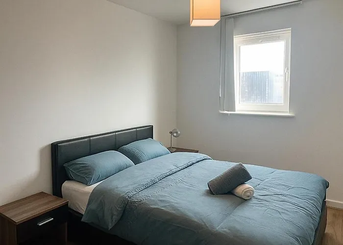 Joyful Group Living 2- Bed Near Piccadilly Διαμέρισμα *