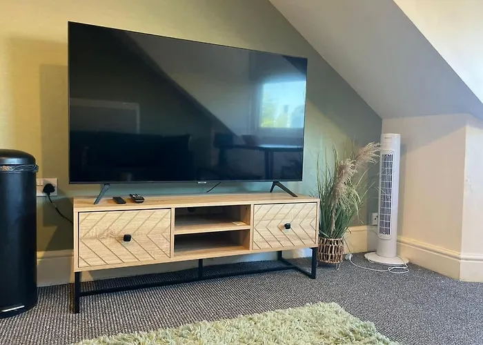 Joyful Management -top Floor With Feel Deco In M16 맨체스터