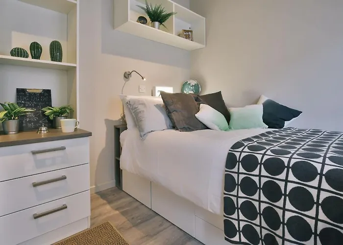 For Students Only - The Chapel In Appartement *