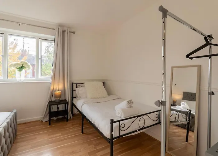 Cosy 2 Bedroom - 8 Mins From Centre - Free Parking - 4gc Apartamento