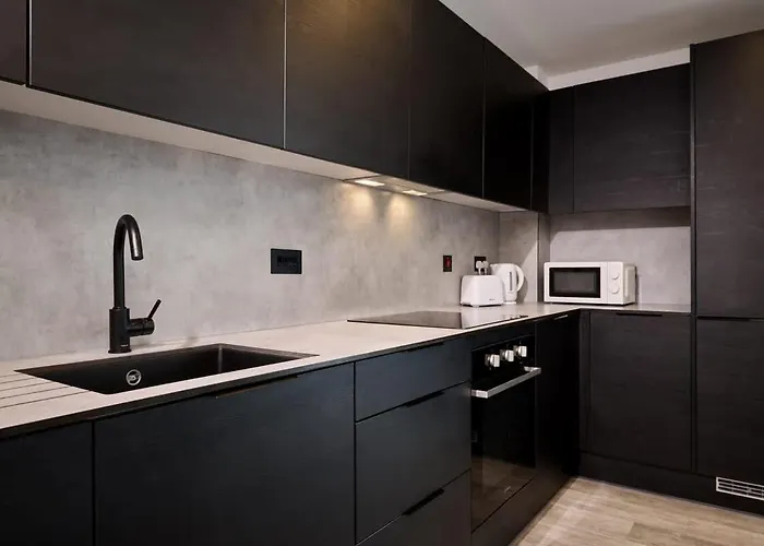 Joyful Group - Warm 2 Bed Ensuite Near Centre And Old Trafford *