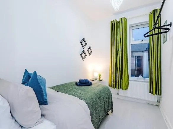 Sleep7, Pool Table, Ttennis, Free Parking, 3br Manchester