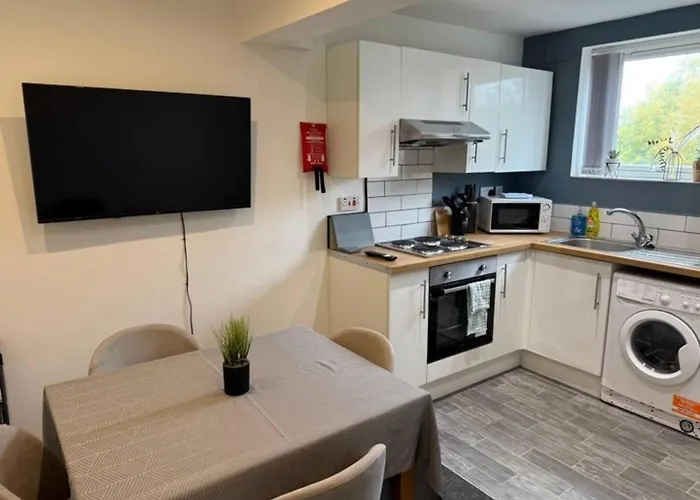 Casa Cove 2br Flat Free Parking, 5 Min To Hospital Apartment *