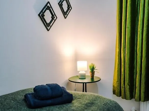 Sleep7, Pool Table, Ttennis, Free Parking, 3br *