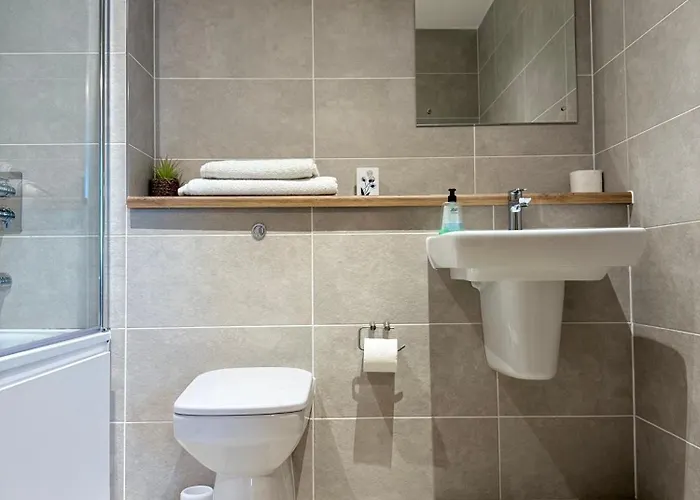 Sky View Centre Luxury דירה