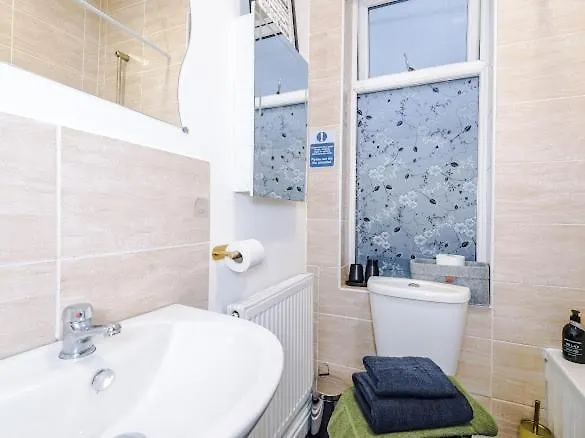 Appartamento Sleep7, Pool Table, Ttennis, Free Parking, 3br Manchester