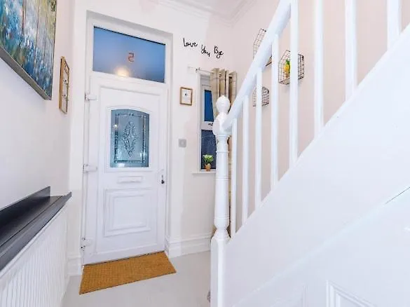 Sleep7, Pool Table, Ttennis, Free Parking, 3br