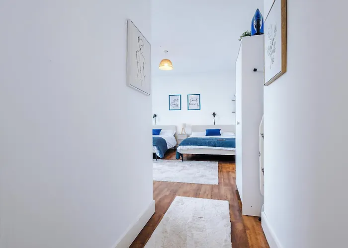 2br Heights Sleeps 7 Parking & Wifi