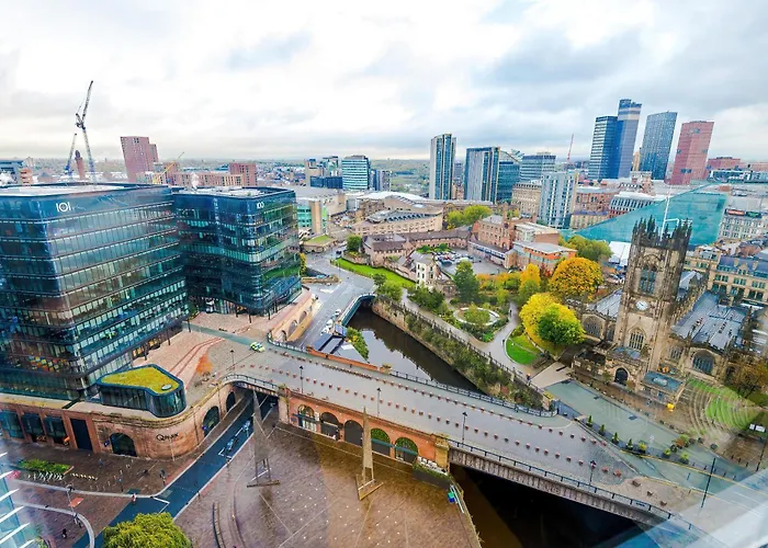 2br Heights Sleeps 7 Parking & Wifi Manchester