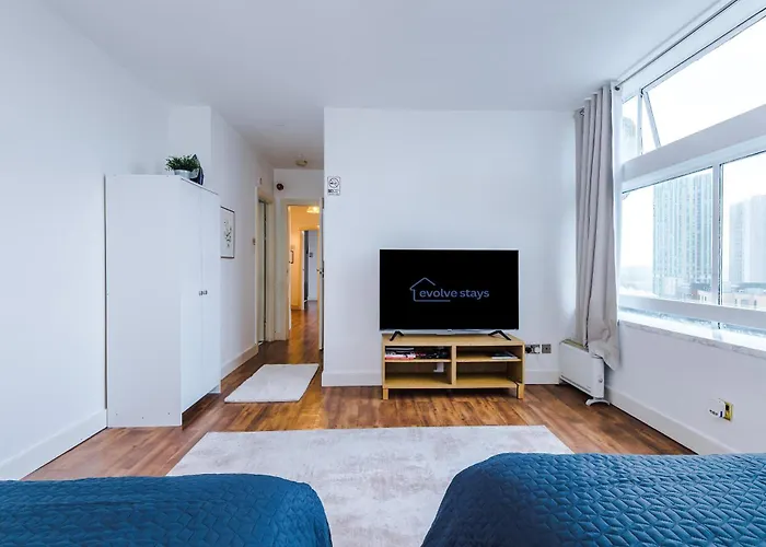 2br Heights Sleeps 7 Parking & Wifi *