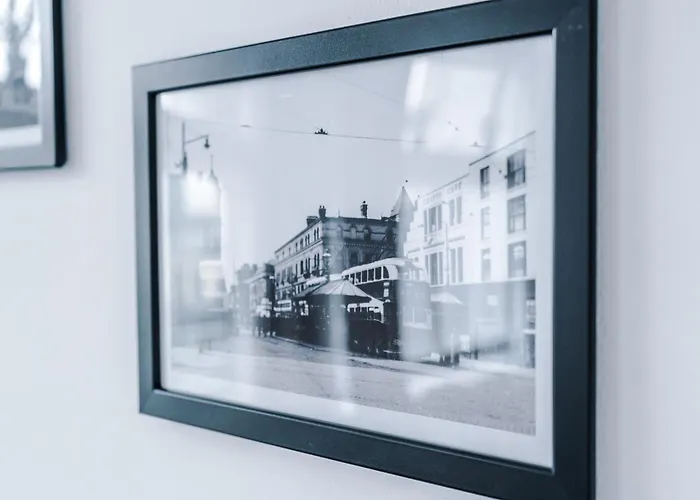 2br Heights Sleeps 7 Parking & Wifi *