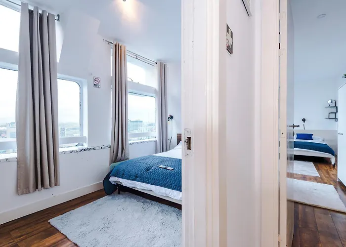 2br Heights Sleeps 7 Parking & Wifi Apartament Manchester