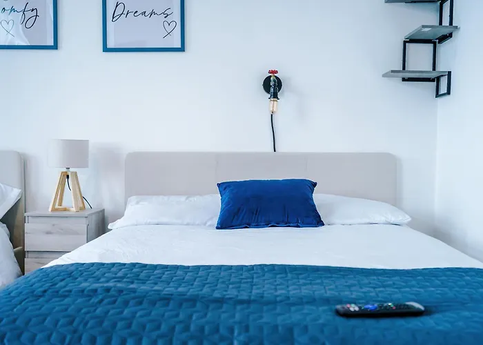 2br Heights Sleeps 7 Parking & Wifi Apartmán