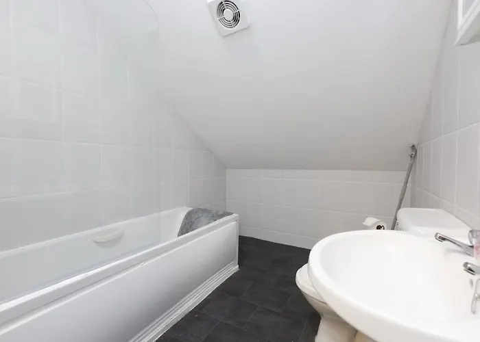 Joyful Management -top Floor With Feel Deco In M16 Mánchester