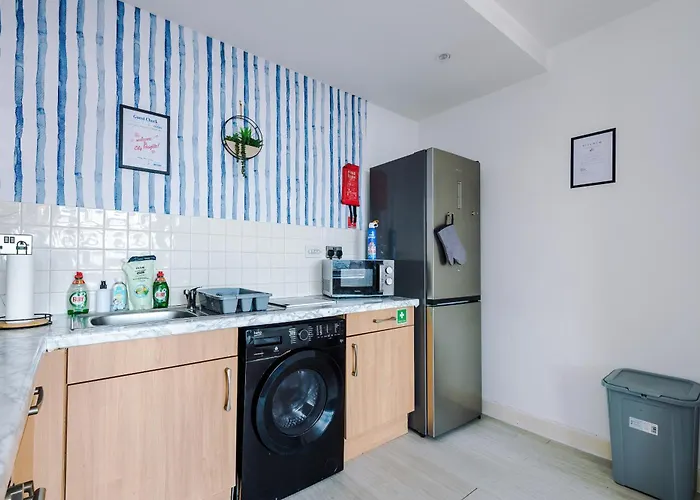 דירה 2br Heights Sleeps 7 Parking & Wifi מנצ'סטר