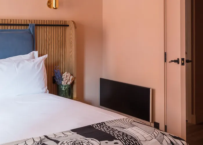 Whitworth Locke 4* Manchester