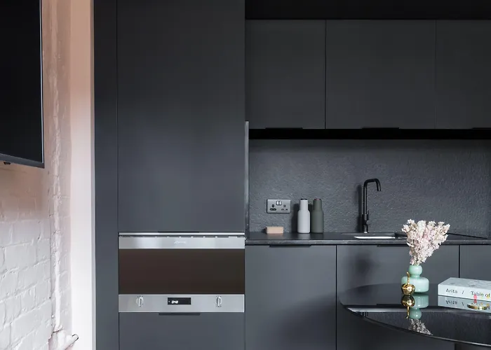 Whitworth Locke 맨체스터