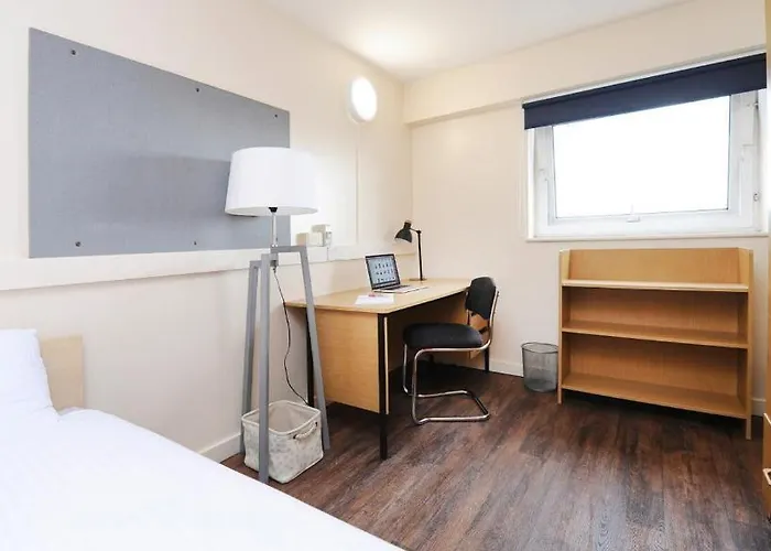 Apartment John Lester And Eddie Colman Courts In Salford