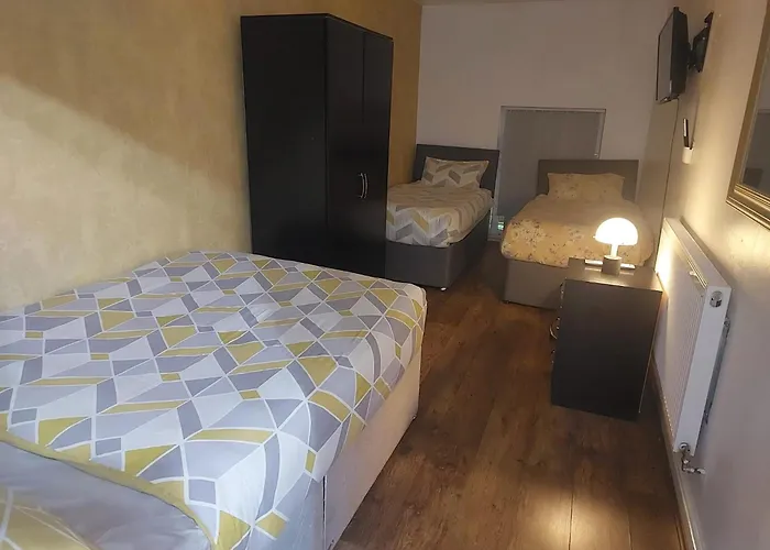 Rusholme Apartment *