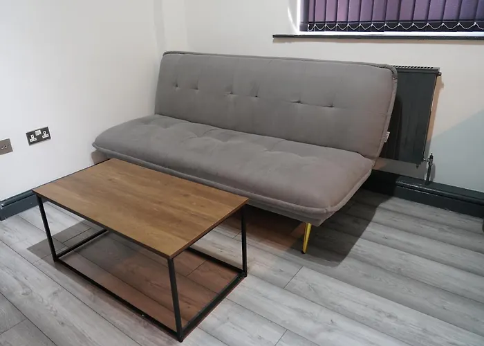 Hills View * Manchester