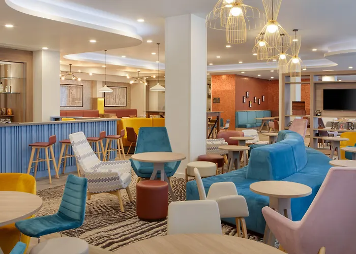 Hotel Hampton By Hilton Centre 4*