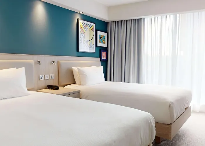 Hotel Hampton By Hilton Centre 4*