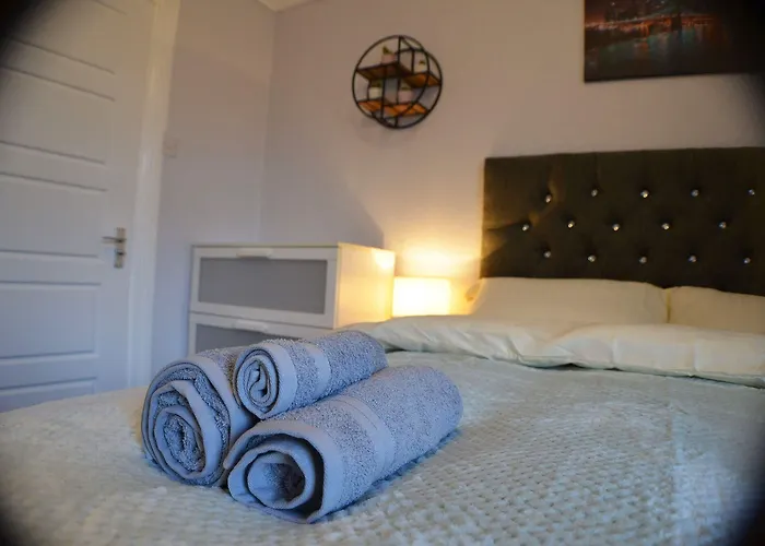 Gorton Mount Hotel 2*