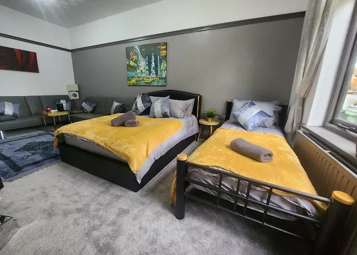 Luxury Free Wifi Old Trafford Homestay szállás