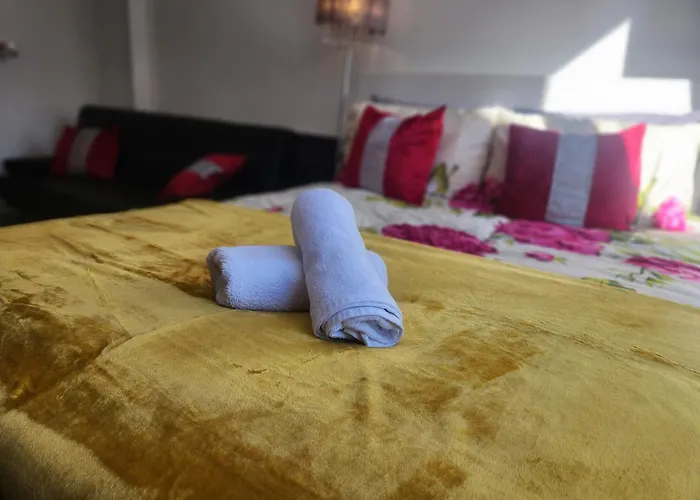 Luxury Free Wifi Old Trafford Homestay *