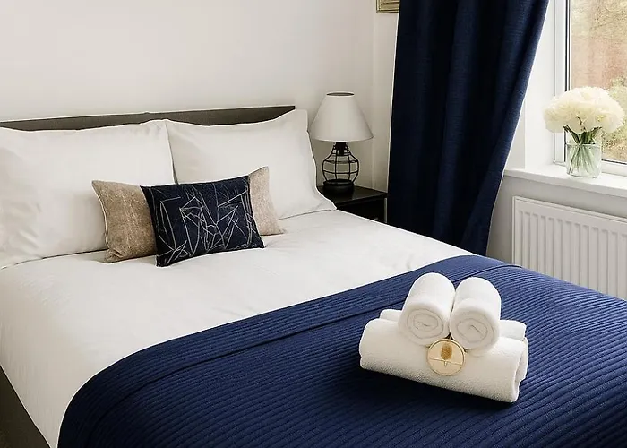 2 Double Bedrooms House, 42 Shrewsbury Road,manchester 펜션 *