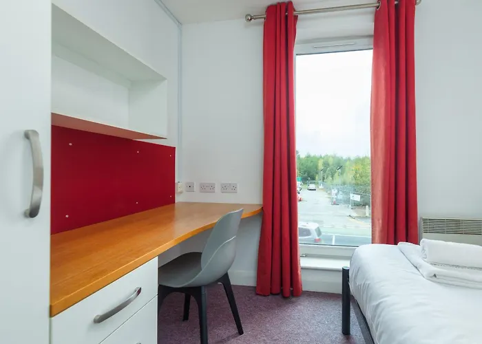 Riverside House By Utdm Mánchester