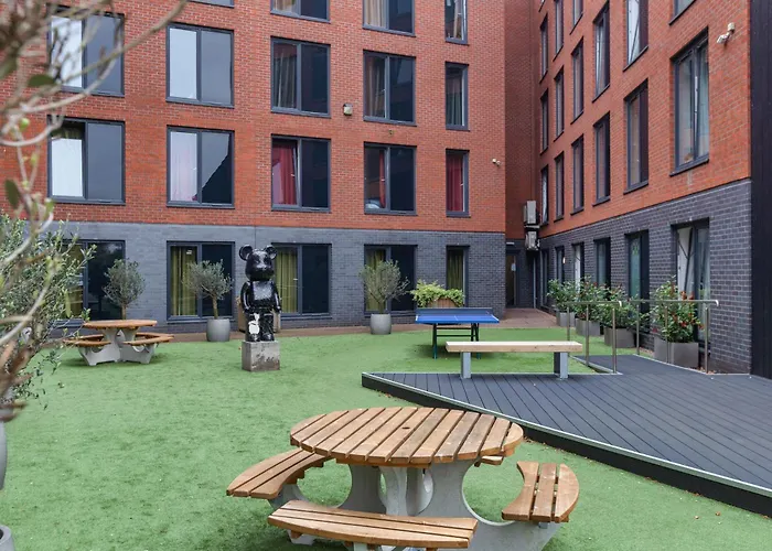 Riverside House By Utdm * Mánchester