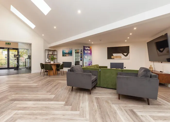 Riverside House By Utdm