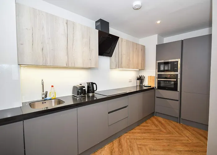 Lovely 3bed Flat In W Security 公寓