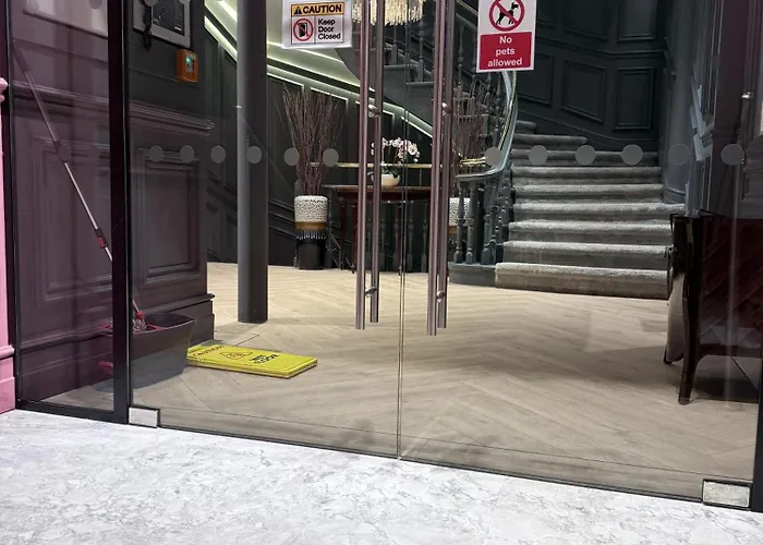 Hidden Gem Of Center Manchester