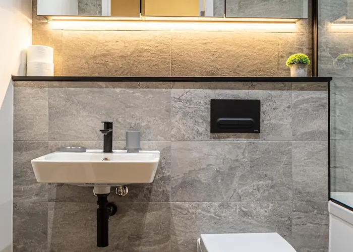 Centre, Ao Arena , With Gym *