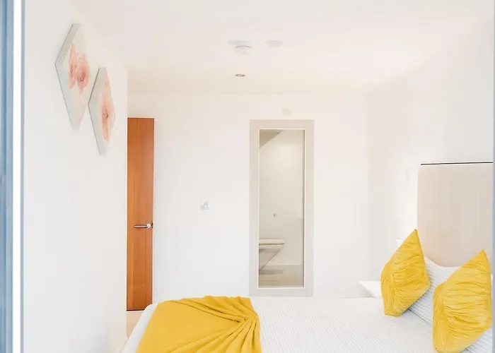 Modern Duplex Centre アパート