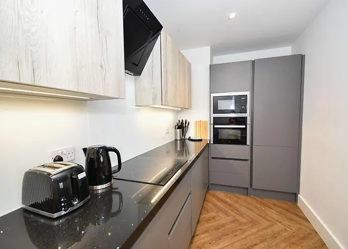 Lovely 3bed Flat In W Security *