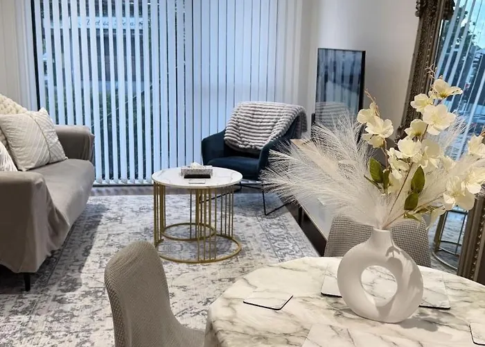 Апартаменты Stylish 2-bed By Cente Манчестер