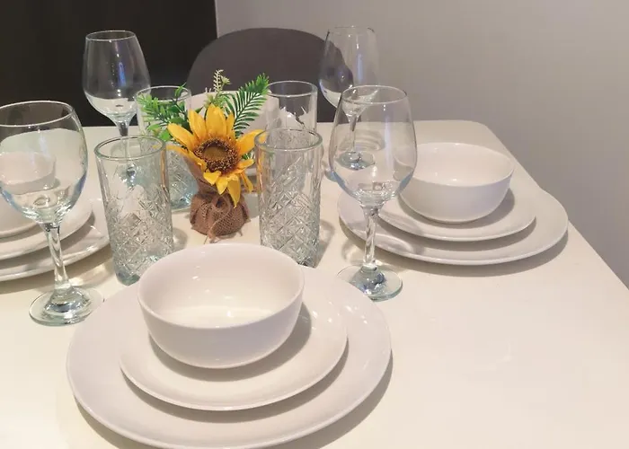 Bee Cosy - Near Train Stations And Shopping Centre With Paid Private Parking, 500mbps Internet And Netflix Manchester